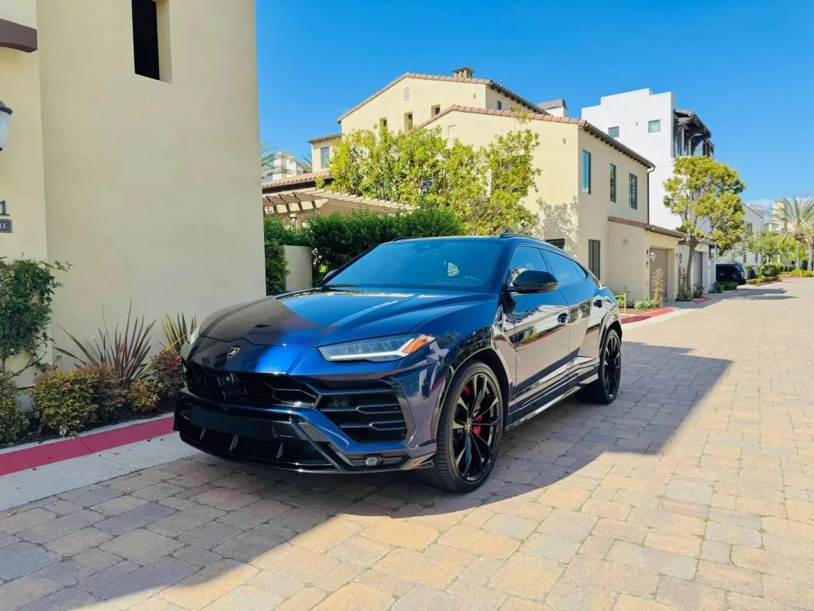 2021 Lamborghini Urus Sport