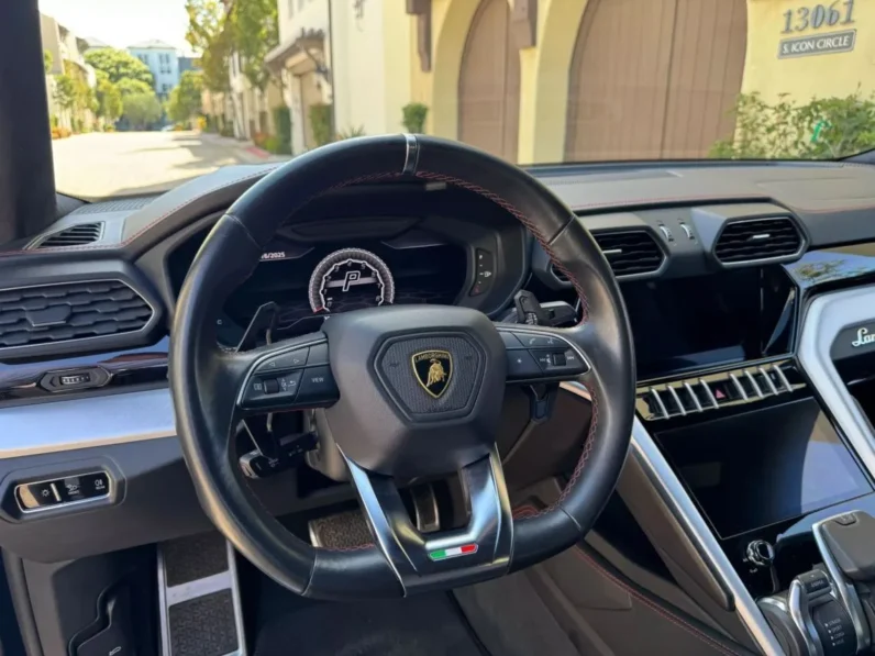 2021 Lamborghini Urus Sport