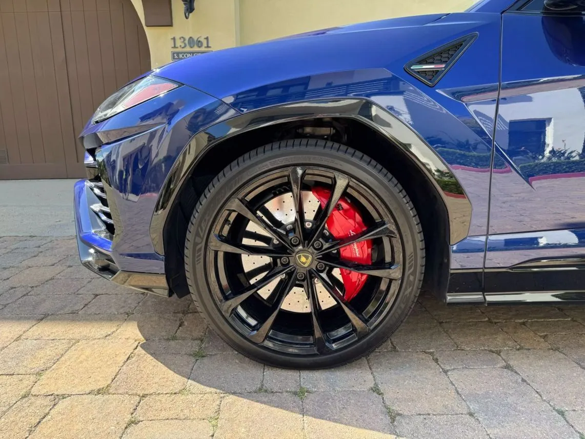 2021 Lamborghini Urus Sport