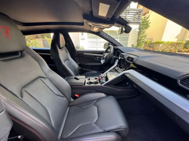 2021 Lamborghini Urus Sport