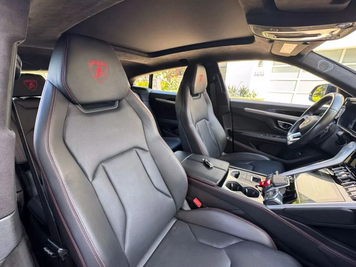 2021 Lamborghini Urus Sport