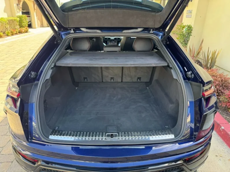 2021 Lamborghini Urus Sport